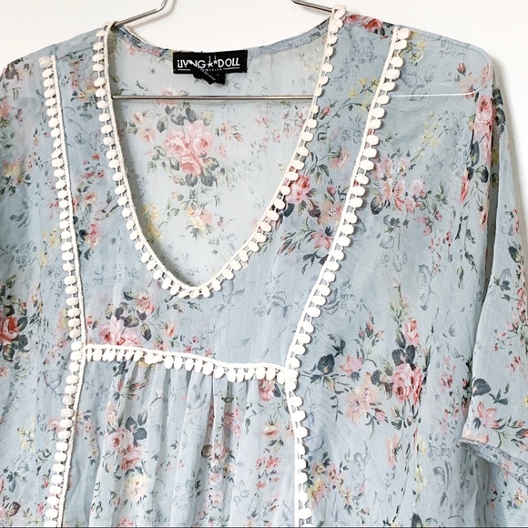 LIVING DOLL Floral Blouse - Picture 7 of 10